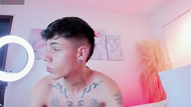 Tommy valverde online show from April 16, 9:39 pm