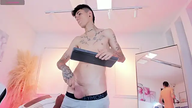 Tommy valverde online show from April 8, 7:22 pm