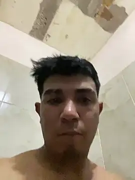 AlejandroT13255 online show from April 3, 9:33 pm