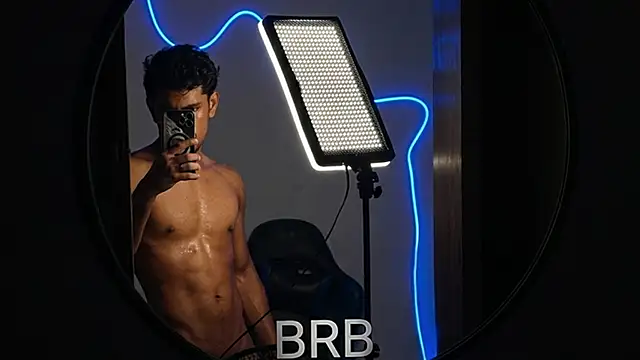 jossi12345j online show from April 4, 2:36 pm