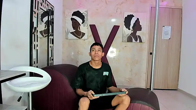 SKINNY BOYXXX online show from April 17, 7:22 am