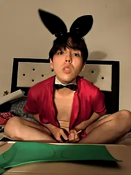 Lucca  555 online show from April 7, 2:55 am