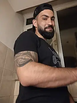Tommy Porn  online show from June 18, 10:04 pm