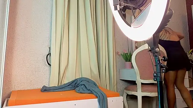 Sienna Dark online show from April 9, 11:38 am