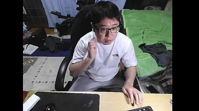 hide39 online show from March 7, 6:17 pm