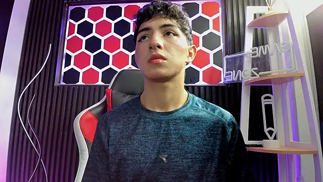 Cristopher Wild online show from March 31, 8:32 pm