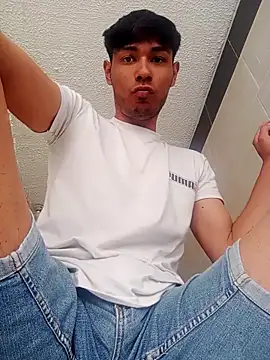 Diamond Liam online show from March 11, 9:00 pm