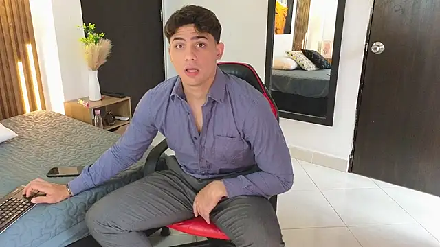 MrAdonis  online show from April 11, 7:28 pm