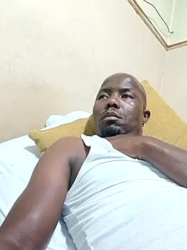 Zolani003 online show from March 8, 6:45 pm