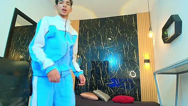 ValeriHot 1 online show from April 21, 3:13 am