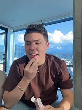 JesseJones  online show from March 21, 10:36 pm