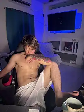 AngelLatinBoy online show from April 4, 7:49 am