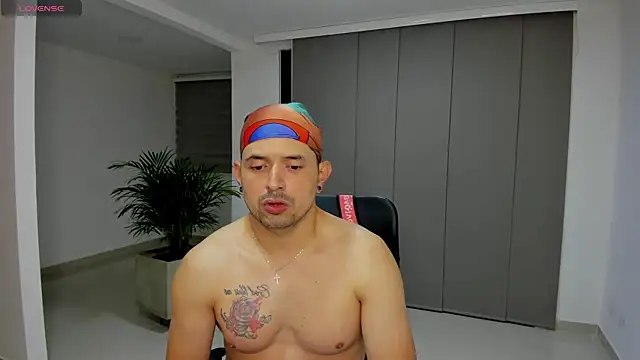 TroyeSavage online show from March 13, 12:40 am