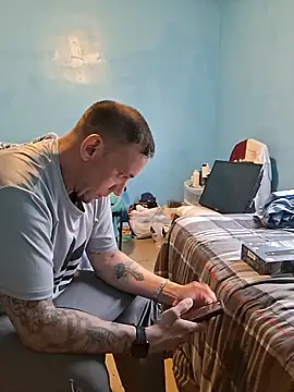 Brandon23xxxgb online show from April 29, 8:15 pm