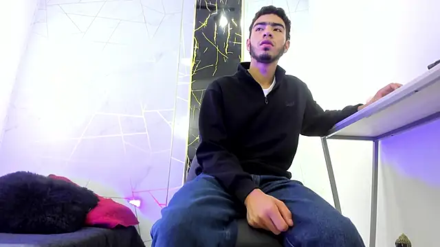 Valentin Lux online show from April 1, 4:14 am