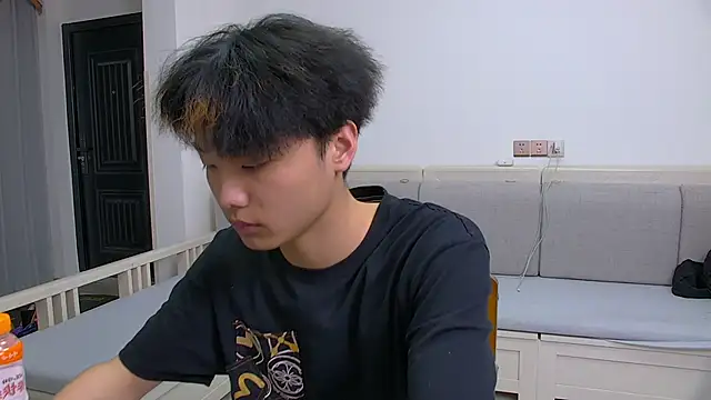 icecream-002 online show from March 13, 10:45 am