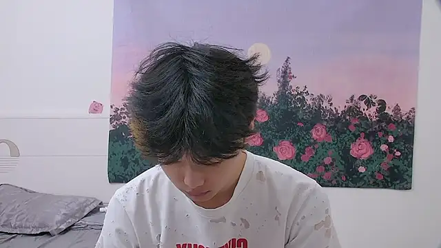 icecream-002 online show from April 20, 11:46 am