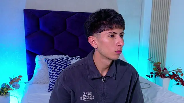 AndyJustgame  online show from July 14, 4:38 am