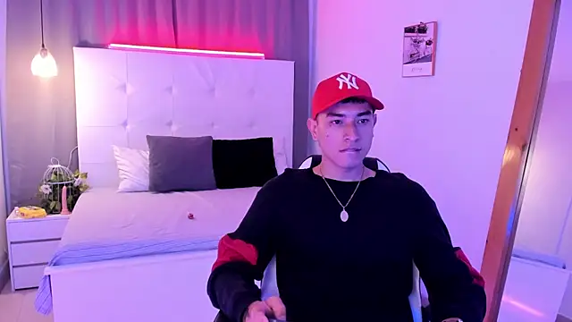 Thiago 2003  online show from April 19, 2:22 am