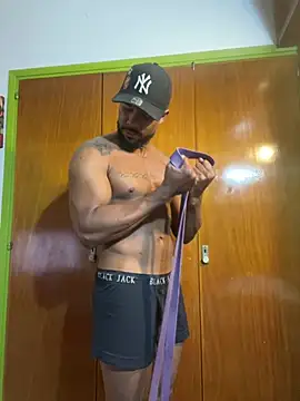 muscle fit online show from March 13, 2:08 am