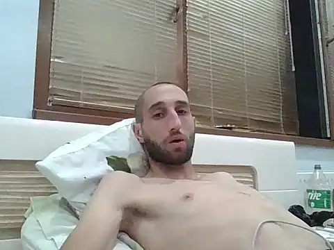 stiven121312 online show from July 10, 7:59 pm