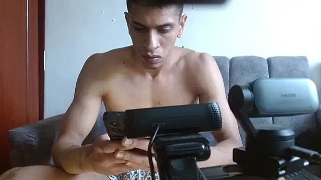 sornero777111 online show from April 29, 10:16 pm