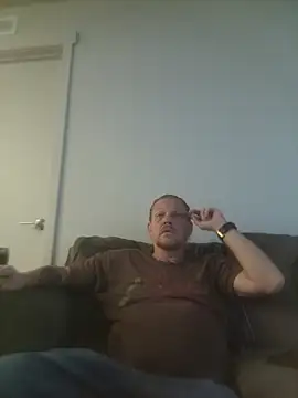 yourMasterisBored online show from April 1, 1:52 pm