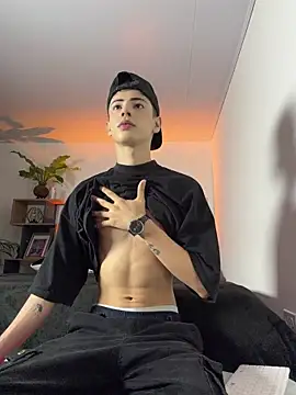 SebastianReed  online show from May 13, 2:41 am