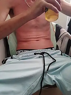 Skinboy06 online show from July 13, 9:11 am