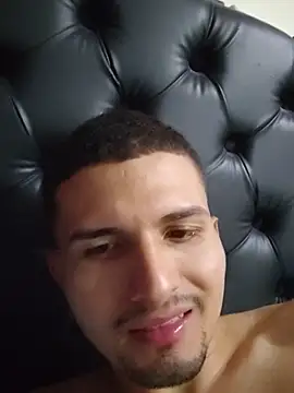 camiloangel119 online show from March 28, 6:52 pm