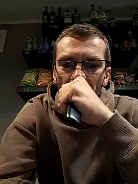 jozsi1995 online show from May 1, 7:05 pm