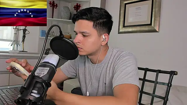 matrix1998 online show from April 6, 9:59 pm