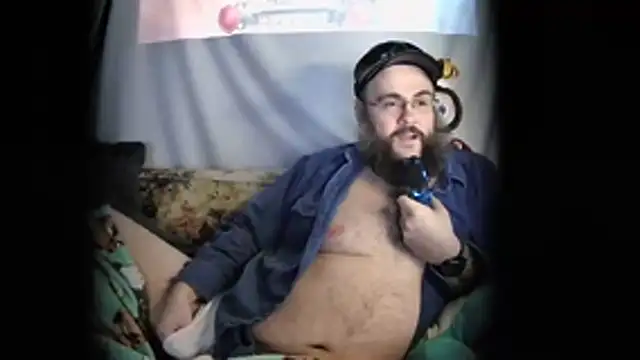 BriTheTopBear online show from April 8, 4:02 am