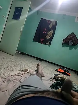 TrainedNickel4 online show from April 9, 11:55 pm