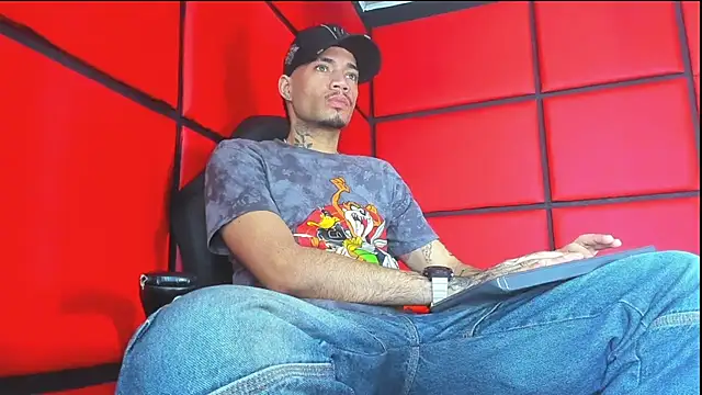 Daniel huge22 online show from June 17, 2:52 pm