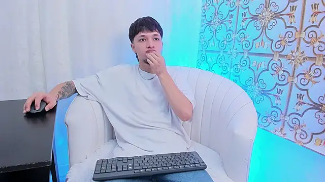 NewDannii online show from April 8, 12:36 pm