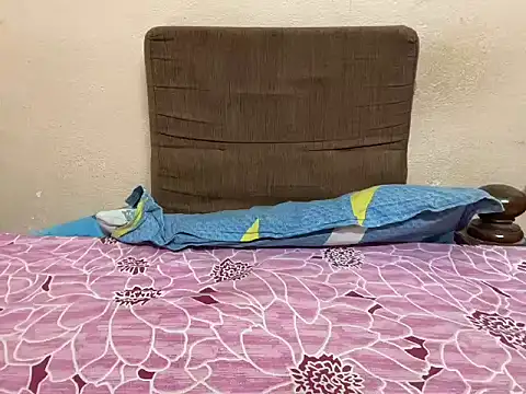 zayn18055 online show from April 9, 5:19 pm