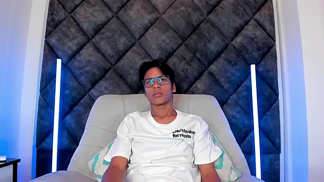 LiamKron online show from May 23, 11:48 am