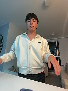 martinbakeer online show from April 13, 11:38 pm