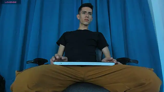nezonx online show from May 13, 8:17 pm