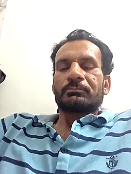 parthvi96 online show from April 13, 1:34 pm