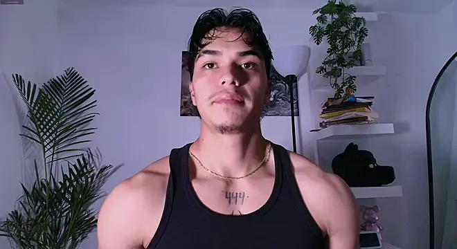 andyypalmer  online show from June 23, 5:34 am
