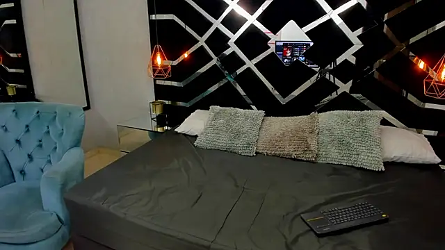 JayTaylorr online show from May 16, 11:52 am