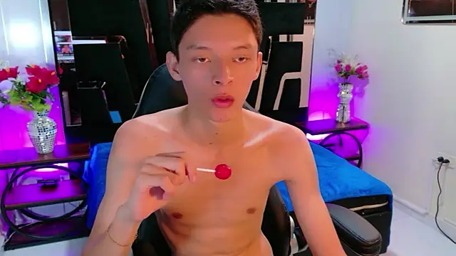 BlurEyes1 online show from April 15, 9:04 pm