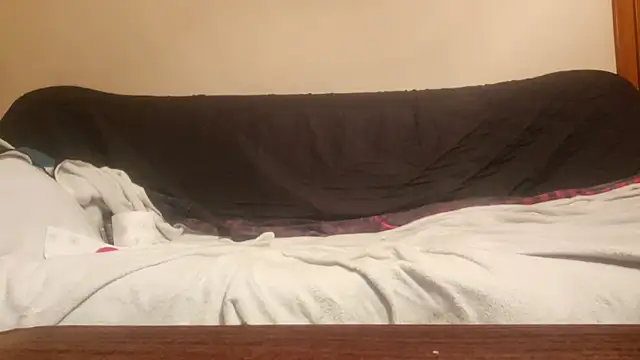 EscapedSibilant online show from July 14, 8:48 pm