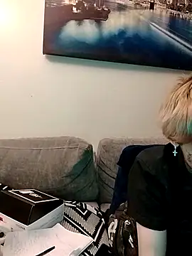 CamsWRLD online show from April 21, 9:15 am