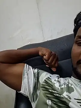 Gujju here online show from August 4, 6:52 am