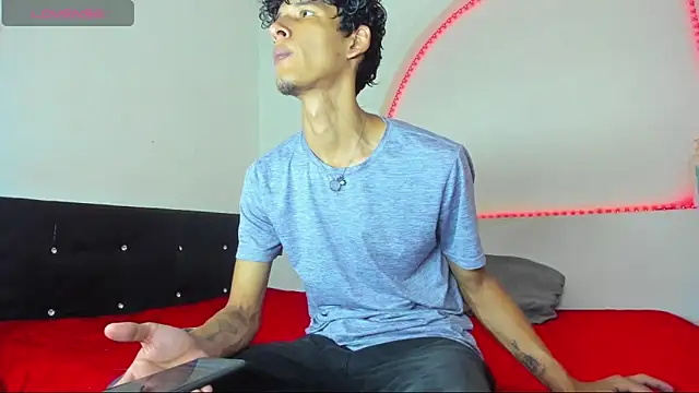 liammendoza98 online show from May 27, 12:02 pm