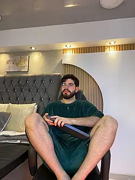 DomBoy  online show from May 26, 8:27 pm