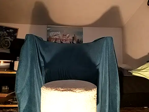 chris6123 online show from March 25, 8:13 pm